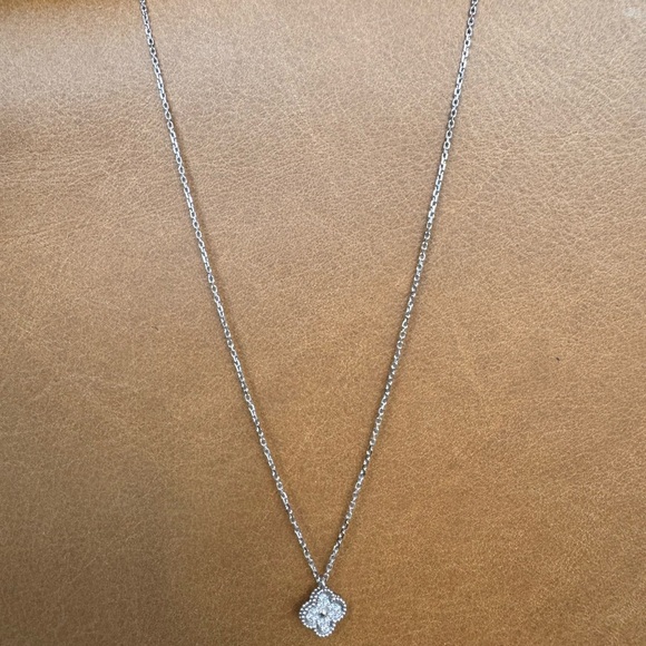 VAN CLEEF & ARPELS SWEET PAVE IN WHITE GOLD ๐ - Picture 11 of 11